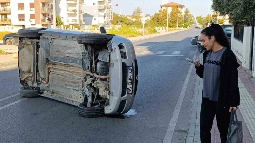 Devrilen otomobilden çıkan genç öğretmenin eğitim aşkı
