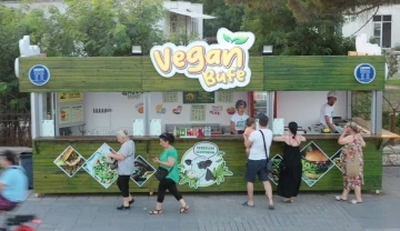 Didim’de vegan büfe hizmete başladı
