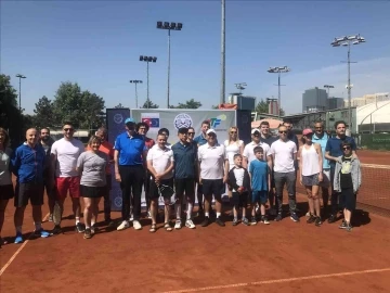 Dışişleri Bakan Yardımcısı Kaymakcı tenis oynadı
