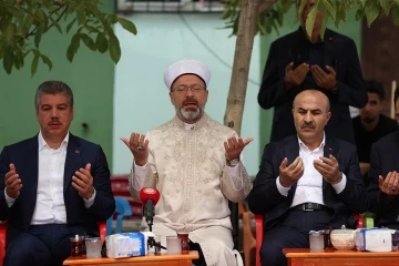 Diyanet İşleri Başkanı Erbaş’tan, Derik’te taziye ziyareti
