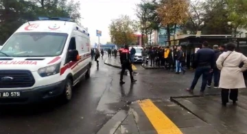 Diyarbakır Adliyesi’nde dava öncesi kavga: 2’si polis 3 yaralı
