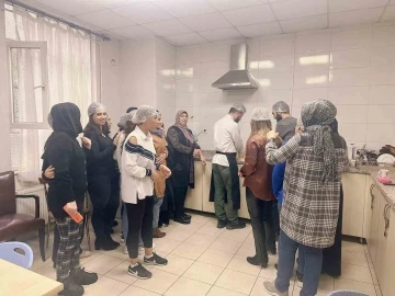 Diyarbakır’da 150 kursiyer, uzman aşçılardan eğitim alıyor
