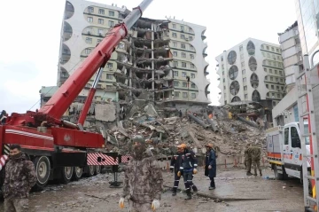 Diyarbakır’da arama-kurtarma çalışmaları devam ediyor
