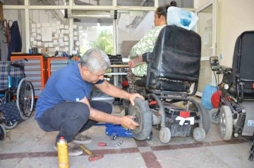 Diyarbakır’da engelli bireylerin kullandığı tekerlekli sandalyeler ücretsiz tamir ediliyor