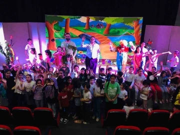 Diyarbakır’da Kur’an kursu öğrencilerine tiyatro şenliği
