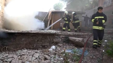 Diyarbakır’da öldüren şahsın yakınları, şüpheli şahsın evini ateşe verdi
