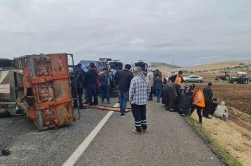 Diyarbakır’da tır ile traktör çarpıştı: 1 ölü, 1 yaralı
