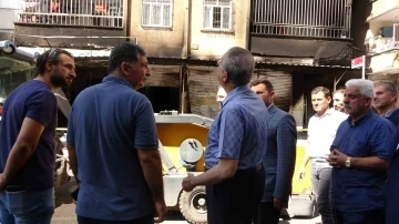 Diyarbakır Valisi, patlama yerinde incelemelerde bulundu
