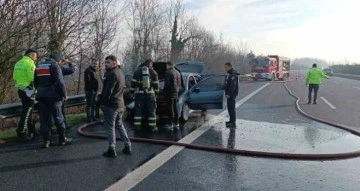 Diyarbakır’dan İstanbul’a giden ailenin aracı yandı