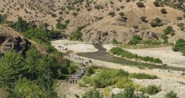 Doğaseverlerin rotası olan Sason Han Deresi kanyonu ziyaretçilerini büyüledi