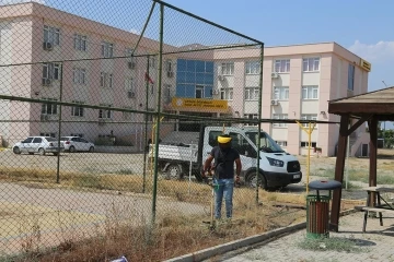 Döşemealtı Belediyesi’nden okul bahçelerine bakım
