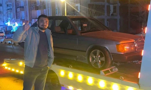 Drift atıp 46 bin lira ceza yedi, aracıyla hatıra fotoğrafı çektirdi
