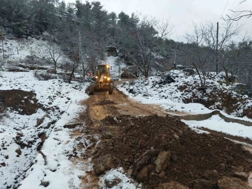 Dulkadiroğlu Belediyesi karla mücadelede seferberliği
