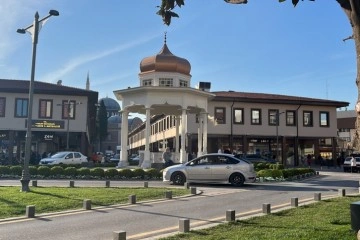 Dün güneşli olan Balıkesir, bugün sağanak yağışa teslim oldu