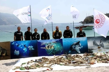 Dünyaca ünlü plajda deniz dibi temizliği
