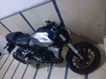 “Dur” ihtarına uymayan motosikletli ile polis arasına kovalamaca yaşandı
