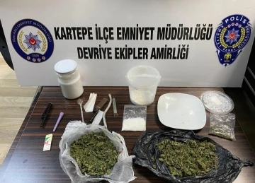 Durdurulan araçtan 65 gram esrar ile 907 gram metamfetamin çıktı
