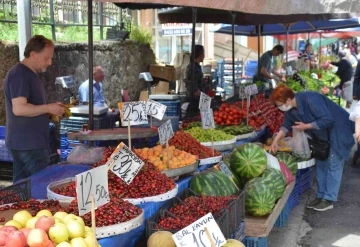 Düşen fiyatlar sonrası semt pazarları hareketlendi
