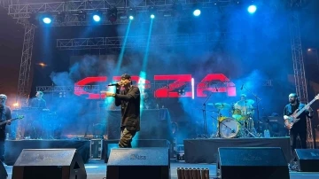 Düzce’de Ceza rüzgarı: On binler muhteşem konserde eğlendi
