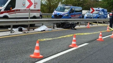 Düzce’de feci kaza: Motosiklet refüje çarptı, 2 kişi hayatını kaybetti
