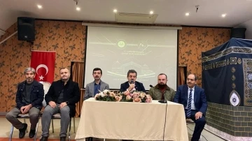 Düzce’de umre semineri düzenlendi
