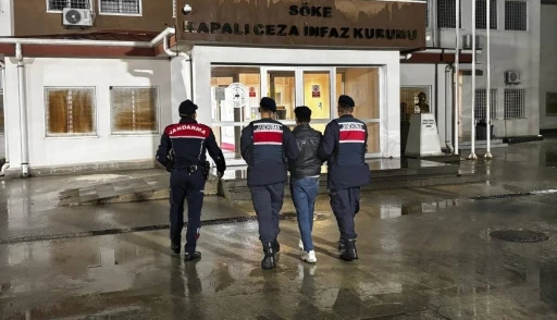 Düzensiz göçmenlerle yakalanan organizatör tutuklandı
