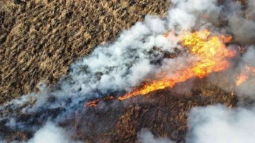 Eber Gölü’nden yine dumanlar yükseldi
