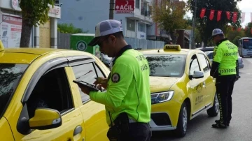 Edirne’de ticari taksi sürücülerine ceza yağdı
