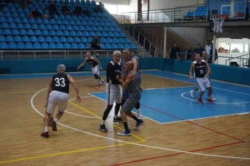 Edirne’de ’Uluslararası Veteran Basketbol Turnuvası’ başladı
