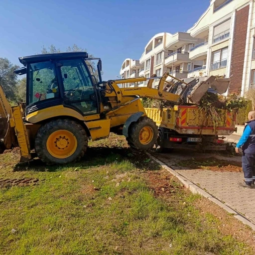 Efeler Belediyesi mahallelerdeki temizlik çalışmalarını sürdürüyor
