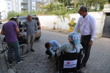 Efeler Belediyesi’nden akülü sandalye desteği
