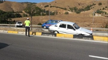 Ehliyetsiz sürücü trafikte terör estirdi: 2 doktor yaralı