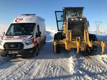 Ekipler yaşlı hasta için seferber oldu
