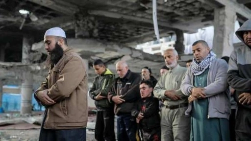 El-Huda Camii hasar görümüştü! Ramazan'ın ilk cuma namazı kılındı