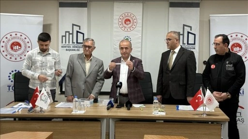 Elazığ'da 302 deprem konutu için kura çekildi