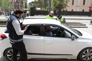 Elazığ’da bayramın ilk gününde asayiş uygulaması gerçekleştirildi
