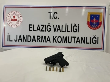 Elazığ’da gerçek silaha dönüştürülen tabanca yakalandı

