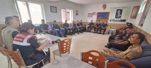 Elazığ’da jandarma personeline biyokaçakçılık eğitimi
