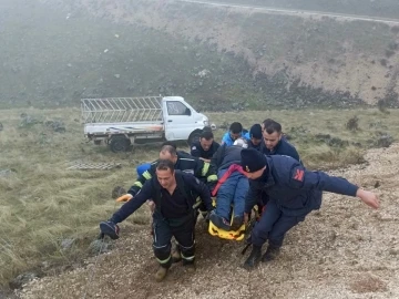 Elazığ’da kontrolden çıkan pikap devrildi: 1 yaralı
