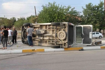 Elazığ’da minibüs ile otomobil çarpıştı: 8 yaralı
