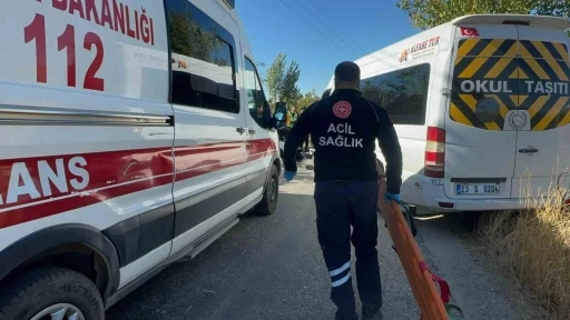 Elazığ’da otomobil ile öğrenci servisi çarpıştı: 2’si ağır 4 yaralı
