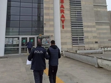 Elazığ’da sokak satıcılarına operasyon: 4 gözaltı
