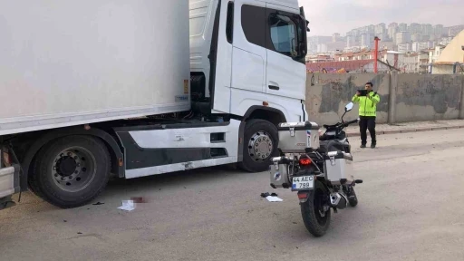 Elazığ’da tır ile çarpışan motosikletli yaralandı
