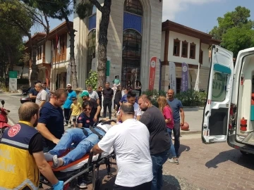 Elektrikli bisiklet otomobille kafa kafaya çarpıştı: 1 ağır yaralı
