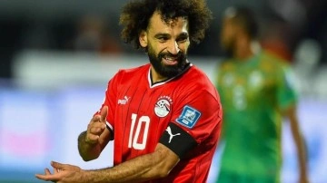 Eleme maçında büyük kepazelik! Salah, saha içinde saldırıya uğradı