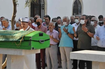 Emekli polis memuru son yolculuğuna uğurlandı
