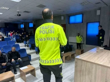 Emniyet personeline trafik eğitimi verildi
