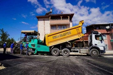 Erbaa belediyesi çalışanlarına hız kesmeden devam ediyor
