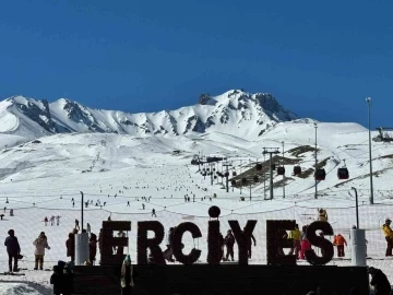 Erciyes hafta sonu 125 bin turist ağırladı
