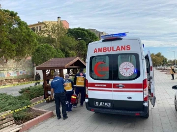 Erdek’te bankta oturan kişi kalp krizi geçirerek hayatını kaybetti
